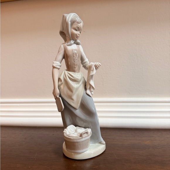 NAO by LLadro Wash Day Little Laundress Figurine Part of The Girls Collection
